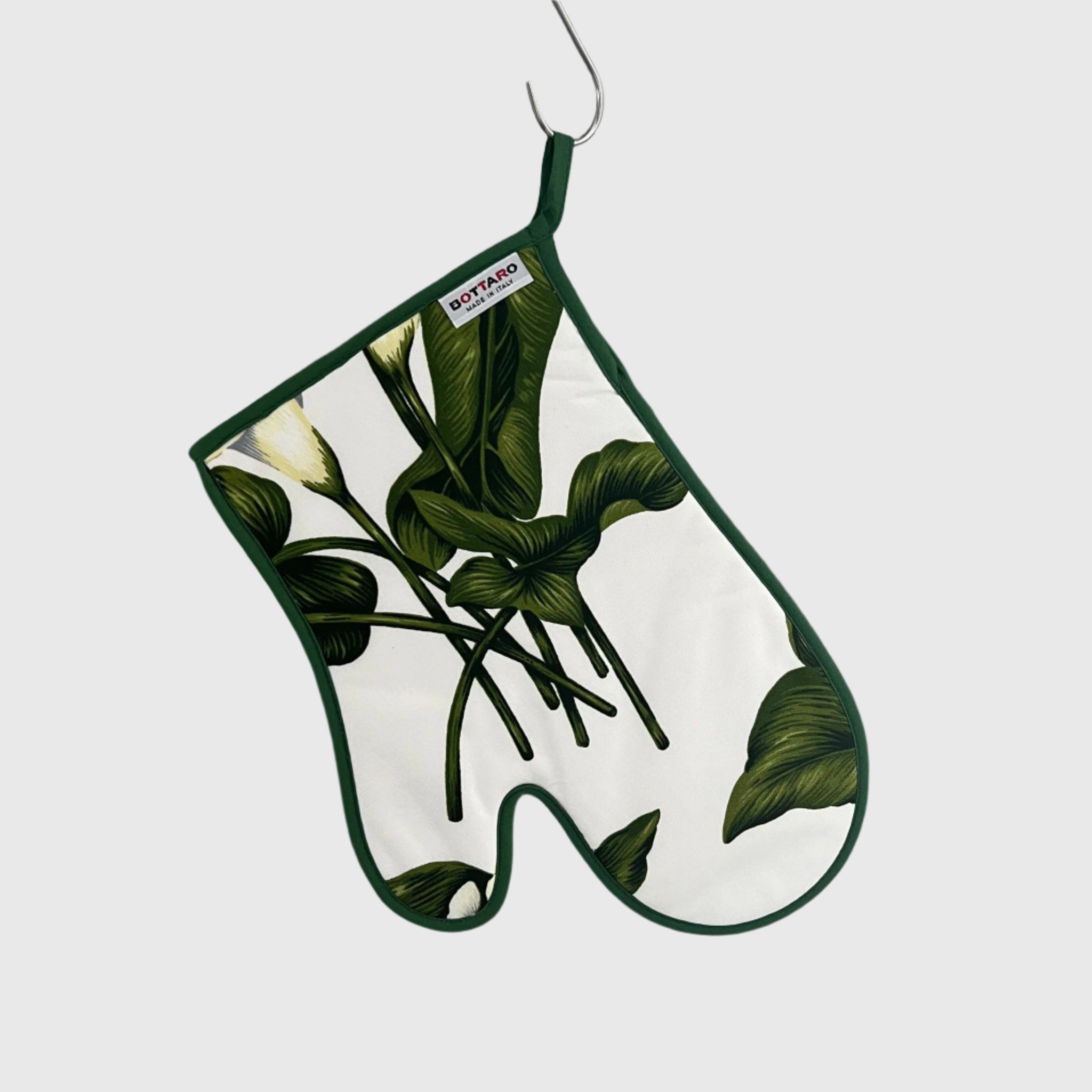 Oven glove with leaf pattern