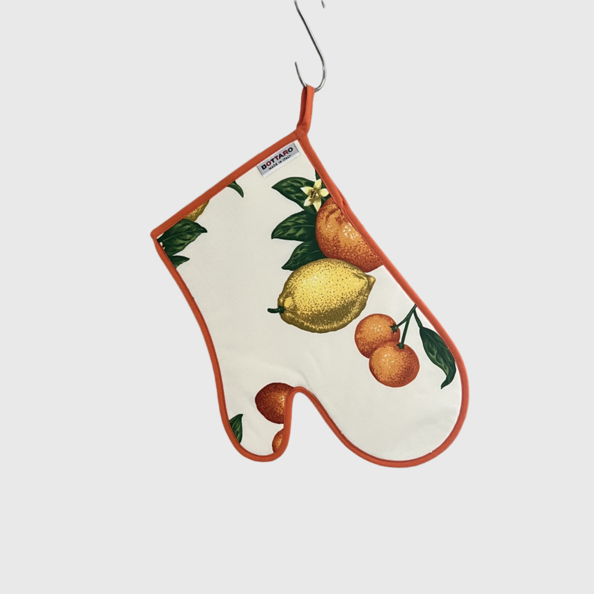 Oven glove with orange fruit design
