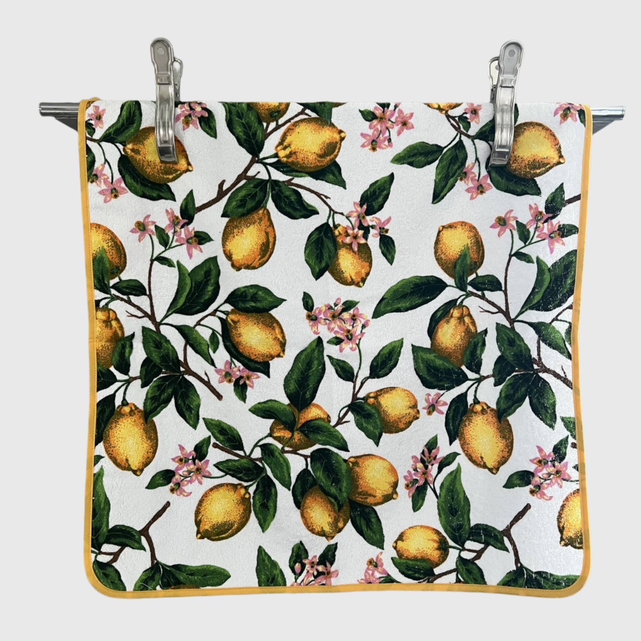 Square towel with lemon and floral pattern