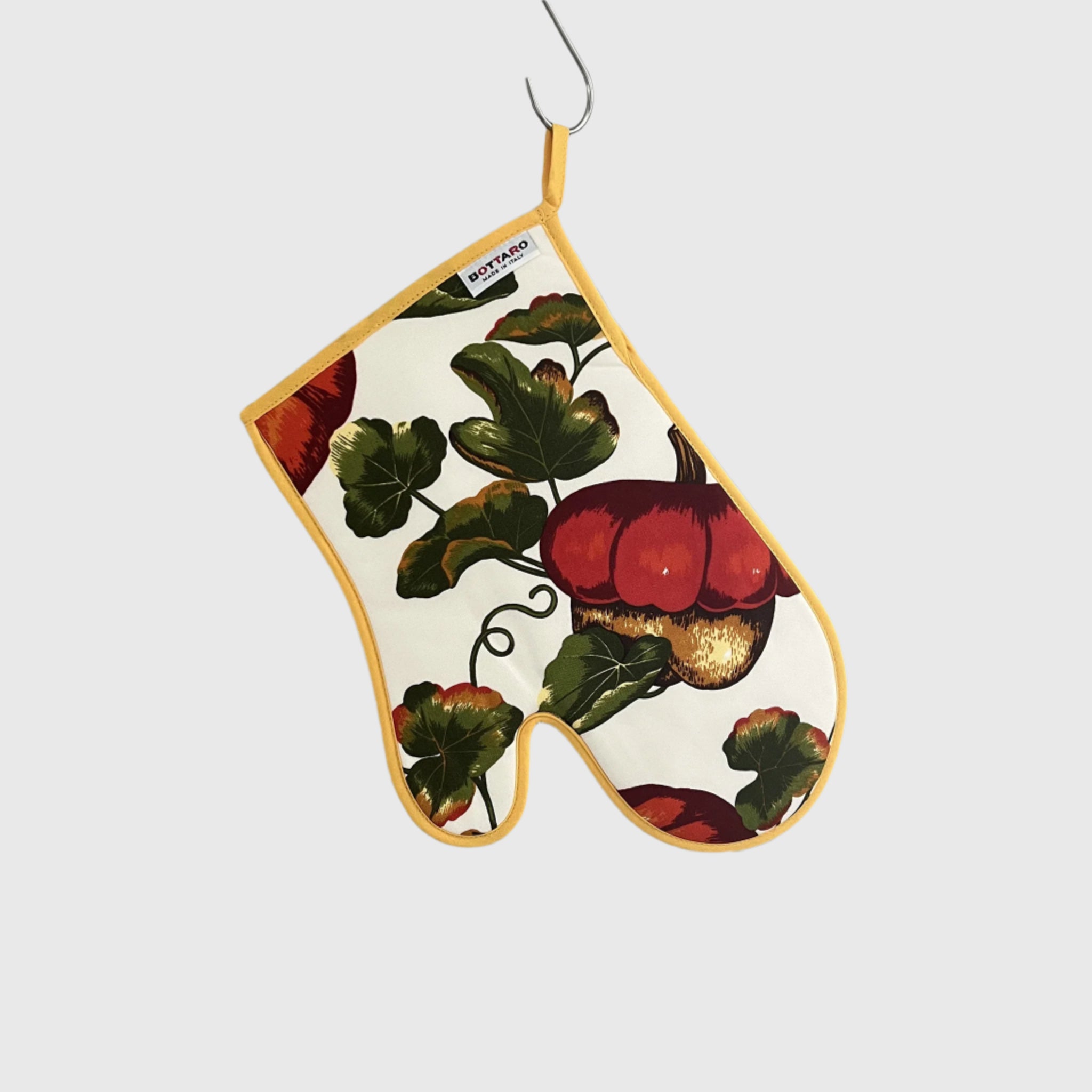 Oven glove with pumpkin and leaf design