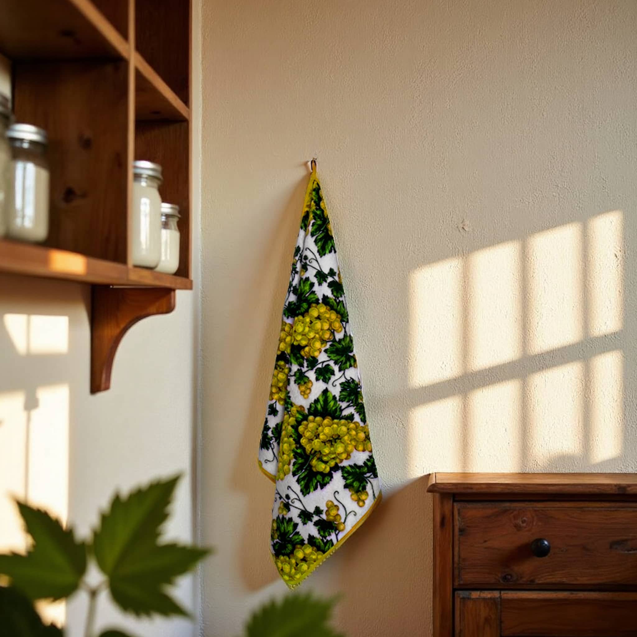 Vite Gialla Hand Towel